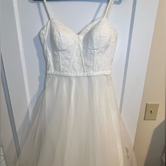 David’s Bridal A-line tulle Dress - Picture 3 of 5